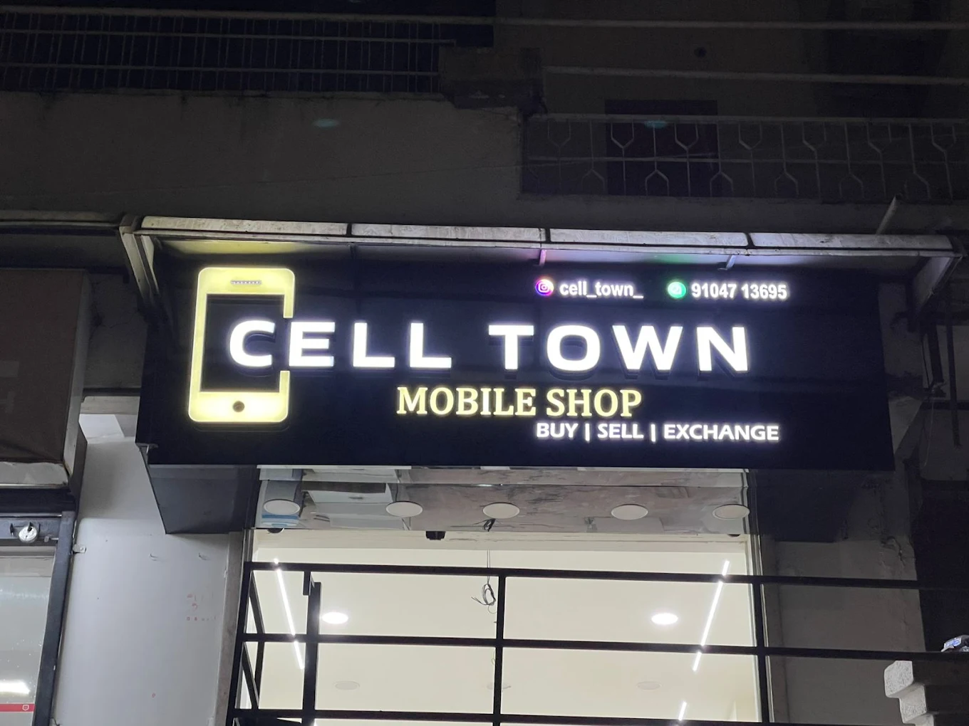 CElltown mobil shop, Ahmedabad